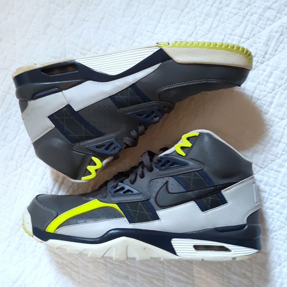 Mens Nike Air Hightop Basketball Shoes Size 13